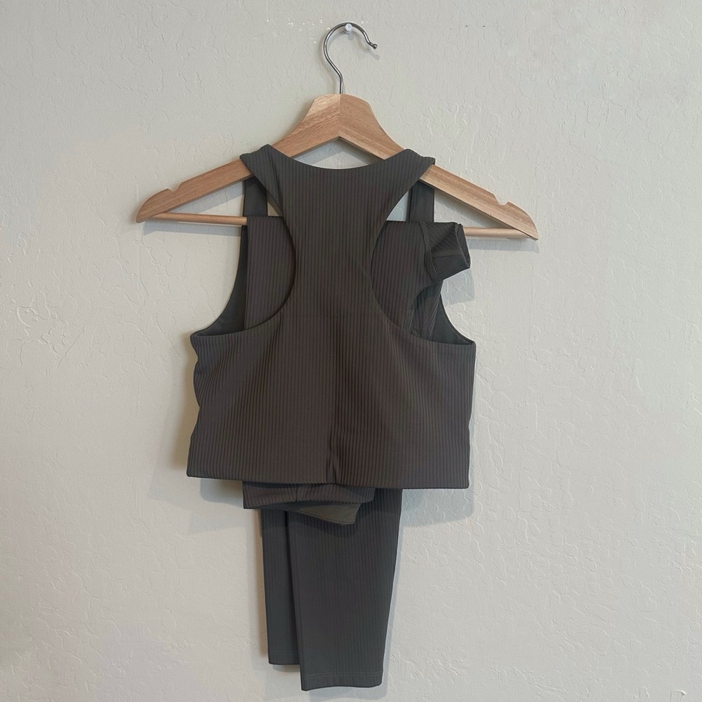 Girlfriend Collective Ribbed Workout Set - Picture 3 of 8